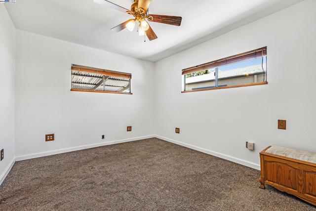 1137 Post St, Alameda CA: https://media.crmls.org/mediaz/53cb3a54-9f50-4c33-adaa-7051b8963090.jpg