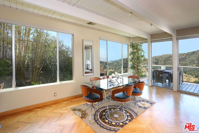2231 GLOAMING Way photo 8