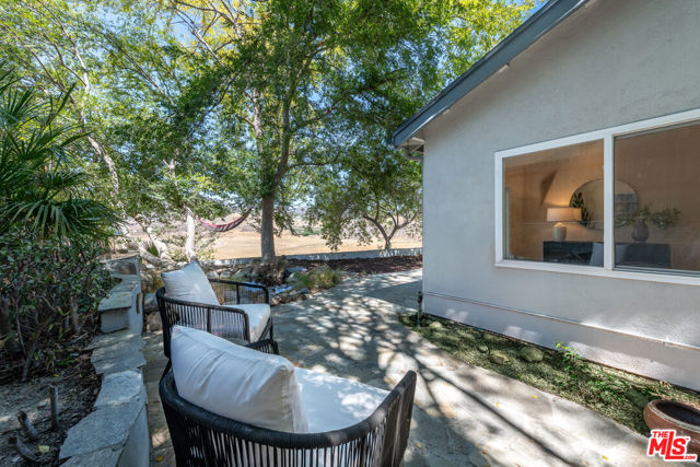 8919 Moorcroft Avenue, West Hills CA: https://media.crmls.org/mediaz/53cc5d08-e2f1-46c6-9ba6-4001ed683493.jpg