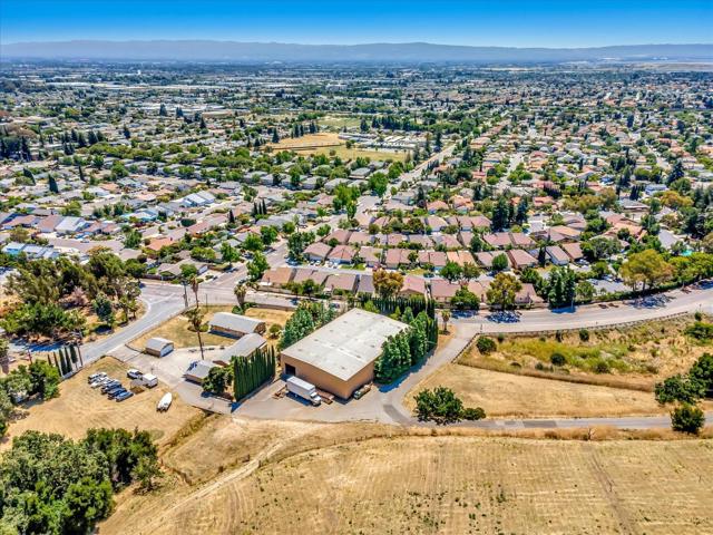 1995 Old Calaveras Road, Milpitas CA: https://media.crmls.org/mediaz/53cdcd0f-fc42-4994-8f5e-fc736fc479da.jpg