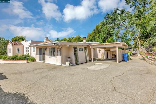 366 Ilo Lane, Danville CA: https://media.crmls.org/mediaz/53cdd203-3806-4dd9-87be-b1d69fa7c78d.jpg