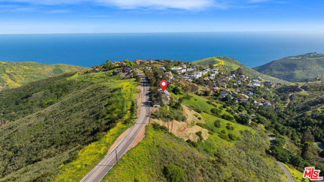 2727 Corral Canyon Road, Malibu CA: https://media.crmls.org/mediaz/53ce0d1b-bafb-4010-b29b-a04dcdaed23e.jpg