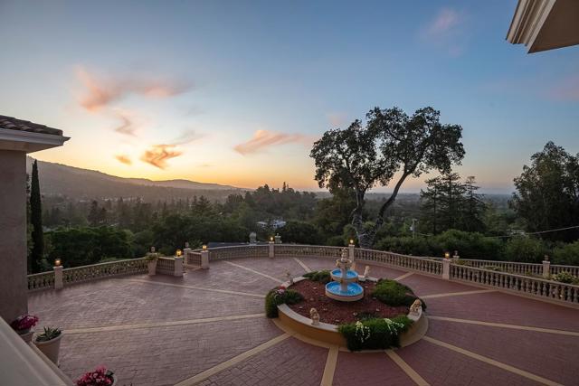 16840 Cypress Way, Los Gatos CA: https://media.crmls.org/mediaz/53ce9405-bede-412c-b4a0-3ba5aaed782f.jpg