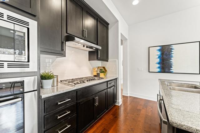 35607 Embassy Common, Fremont CA: https://media.crmls.org/mediaz/53ceca04-01f5-4cba-9e8d-d15548d98814.jpg