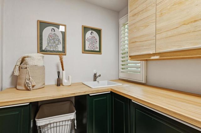 2360 Holly Oak Drive, Danville CA: https://media.crmls.org/mediaz/53ced85e-e77d-488e-beb9-c6268e465b32.jpg