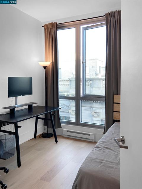 1075 Market St, San Francisco CA: https://media.crmls.org/mediaz/53cf33f8-b512-4949-a394-57fe81eef657.jpg