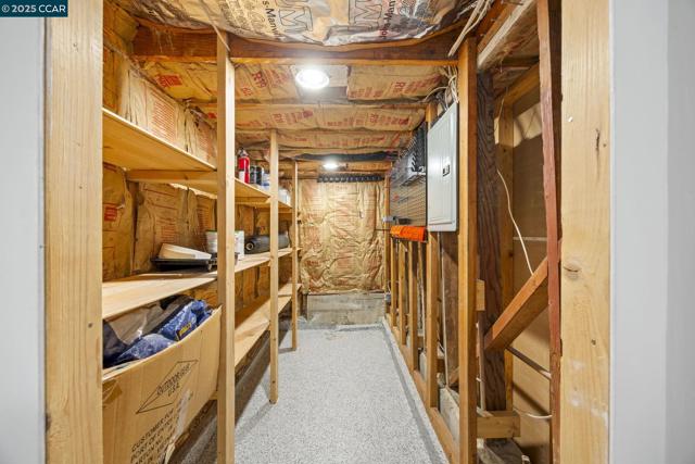 110 Twin Peaks Drive, Walnut Creek CA: https://media.crmls.org/mediaz/53cff12e-b581-4063-adaa-fcb885d7d301.jpg