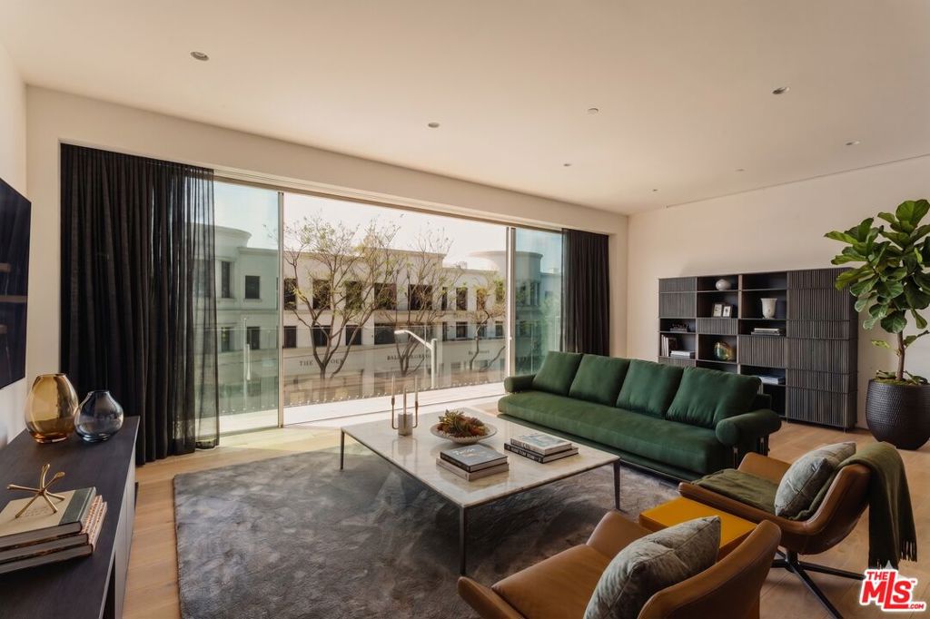 8899 Beverly Boulevard #4G