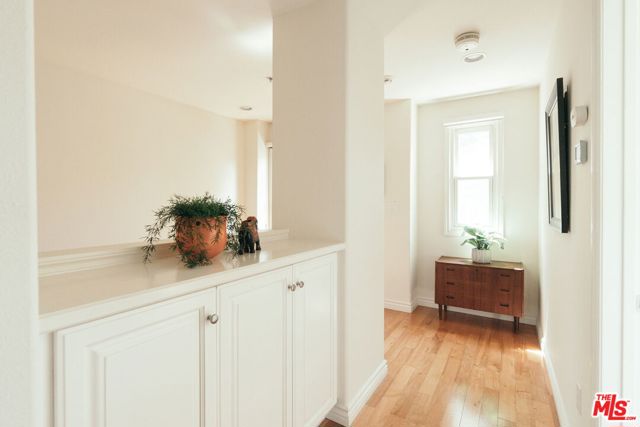 322 Alpine Street, Pasadena CA: https://media.crmls.org/mediaz/53d0d7f2-f8de-45f1-9a35-393345edb919.jpg