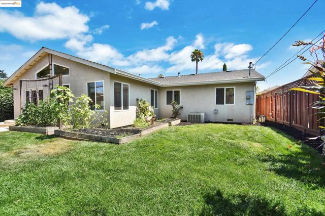 1443 Phantom Ave, San Jose CA: https://media.crmls.org/mediaz/53d11c1a-aa82-41ae-bba9-ac42836663f5.jpg