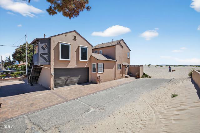 3025 Ocean Drive, Oxnard CA: https://media.crmls.org/mediaz/53d160b3-361b-4b28-a085-e4d49a1aa51d.jpg