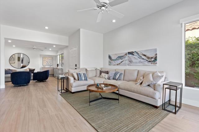 38 Pine Valley Drive, Rancho Mirage CA: https://media.crmls.org/mediaz/53d16453-45f4-499c-8f2d-c3d7f3852eeb.jpg