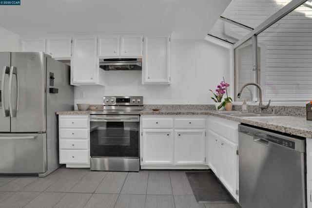 107 Pelican Loop, Pittsburg CA: https://media.crmls.org/mediaz/53d17961-f4fd-4e60-a62c-16cc1ee59e98.jpg