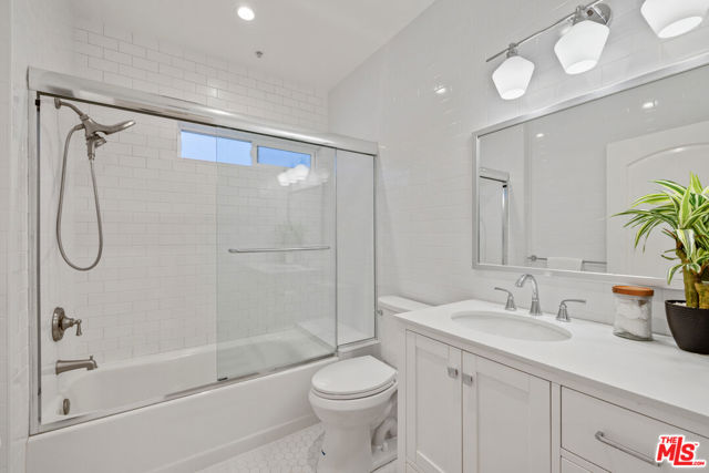 4711 Ambrose Avenue, 204 photo 31