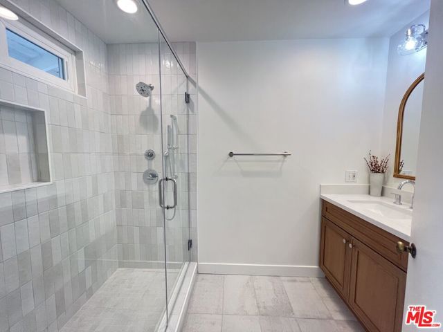 251 Monte Grigio Drive, Pacific Palisades CA: https://media.crmls.org/mediaz/53d25321-83de-4d88-820b-80b5b7681066.jpg