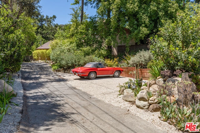 Drew Fenton | 1064 Meadows End Drive Calabasas CA | MLS: 7238352