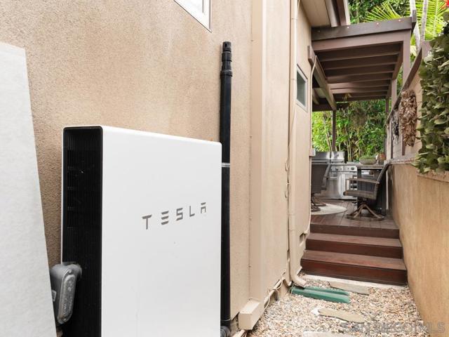 3435 Dickens, San Diego CA: https://media.crmls.org/mediaz/53d2fd1b-6563-4829-b3d6-4a1edc7e7314.jpg