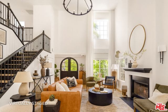 7676 Coldwater Canyon Court, North Hollywood CA: https://media.crmls.org/mediaz/53d314ee-2edc-42f6-b79a-d502a47f4967.jpg