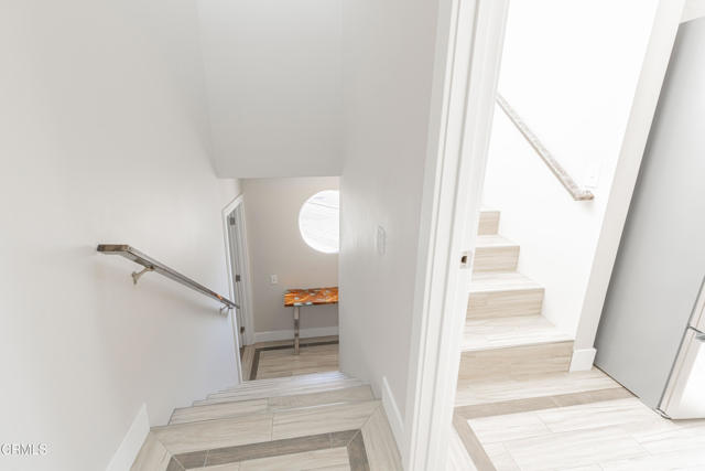 2516 Roosevelt Boulevard, Oxnard CA: https://media.crmls.org/mediaz/53d36ba5-3515-4150-a5cb-96c87af2ab2d.jpg