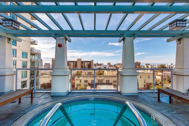 850 Beech St, San Diego CA: https://media.crmls.org/mediaz/53d3a8db-3d8d-4b99-941d-42dffd77b801.jpg