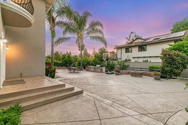190 Pickering Ave, Fremont CA: https://media.crmls.org/mediaz/53d3d438-96a7-4b50-87cc-8c527fcb7583.jpg