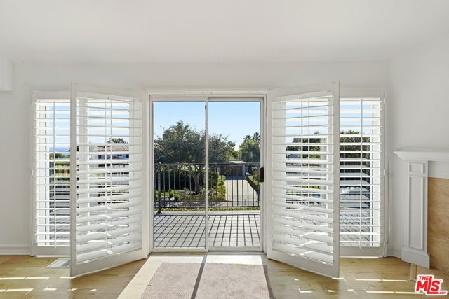 31763 Cottontail Lane, Malibu CA: https://media.crmls.org/mediaz/53d3dc51-3abd-4840-8bea-1fb72d0ccc97.jpg