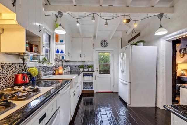 4210 Black Mountain Road, La Mesa CA: https://media.crmls.org/mediaz/53d3ef43-b9e9-4940-97f6-b8657f13e93c.jpg
