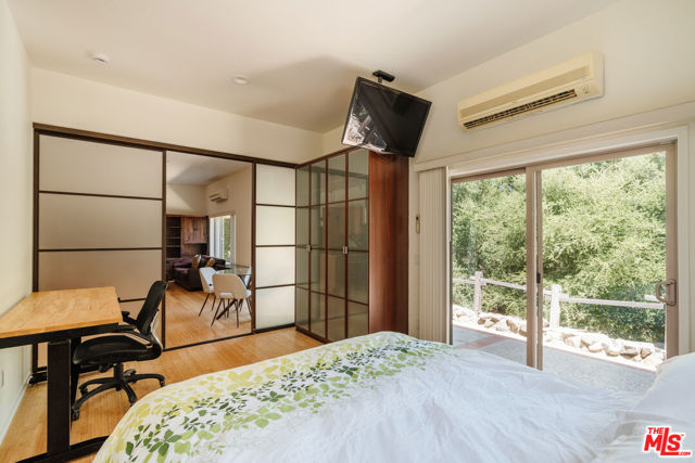 1289 Old Topanga Canyon Road, Topanga CA: https://media.crmls.org/mediaz/53d52e1a-34d4-4fee-a15b-3de1da6ecff4.jpg