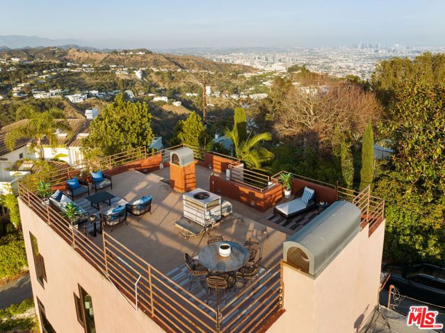 2125 Kew Drive, Los Angeles CA: https://media.crmls.org/mediaz/53d5cd24-bc89-46f4-954a-6ec57978789d.jpg