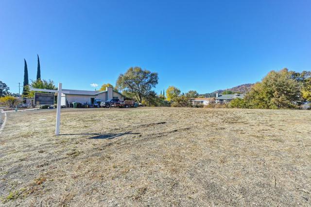 613 Bass Lane, Clearlake Oaks CA: https://media.crmls.org/mediaz/53d5e364-ad90-4ef5-a94f-b82bc8187a81.jpg