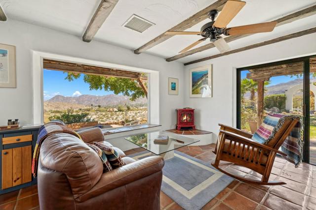 48600 Coyote Road, Palm Desert CA: https://media.crmls.org/mediaz/53d6ba74-d320-438c-8911-9f503ff59913.jpg