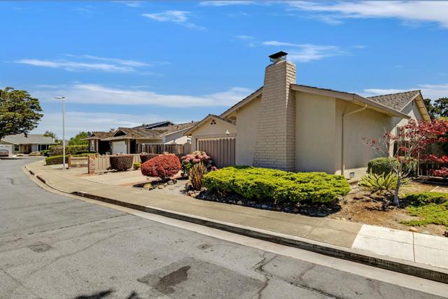 256 Avocet Court, Foster City CA: https://media.crmls.org/mediaz/53d73958-eff6-411e-8e92-44dd0a1f5598.jpg