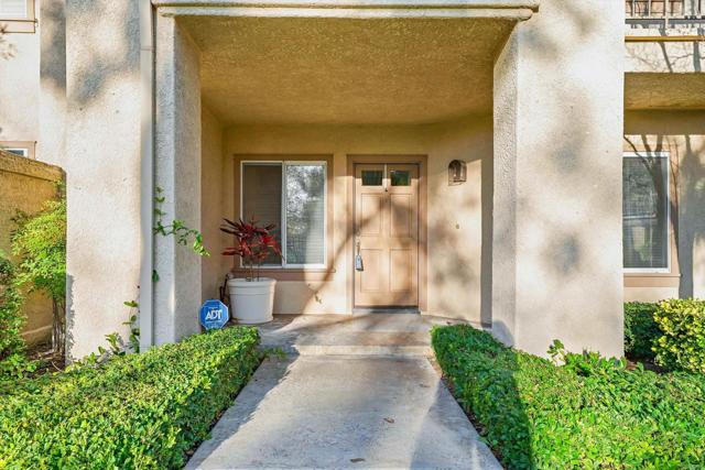 Detail Gallery Image 3 of 32 For 63 Encantado Canyon, Rancho Santa Margarita,  CA 92688 - 2 Beds | 2 Baths