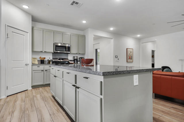 82857 Wheatley Court, Indio CA: https://media.crmls.org/mediaz/53d75bc9-bd38-401b-9be2-641029eeab5f.jpg