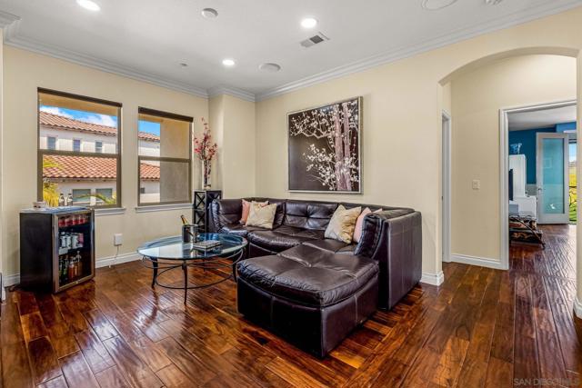 278 Avenida Loretta, Chula Vista CA: https://media.crmls.org/mediaz/53d7ce1c-2cc8-400b-9b41-1ad3d7110564.jpg