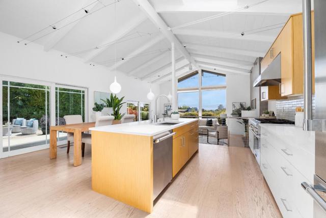 230 Thunderbird Drive, Aptos CA: https://media.crmls.org/mediaz/53d82f71-b164-4e49-a3b5-f10531702b73.jpg