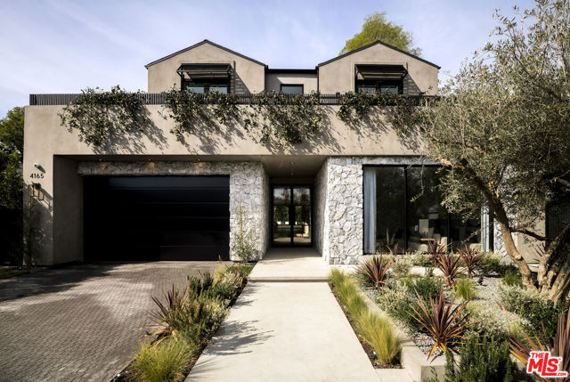 4165 Nagle Avenue, Sherman Oaks CA: https://media.crmls.org/mediaz/53d8dab7-2794-4fe0-8b1f-1874a3f11238.jpg