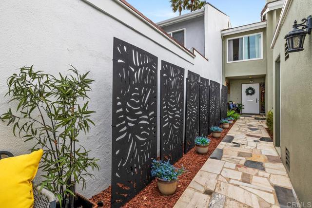 Detail Gallery Image 6 of 40 For 69 Half Moon Bend, Coronado,  CA 92118 - 3 Beds | 3/1 Baths