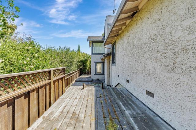 1440 Kring Way, Los Altos CA: https://media.crmls.org/mediaz/53d8fe74-8eb1-4748-b0a6-9b36bd21363b.jpg