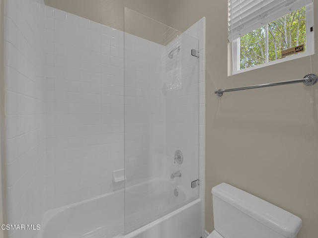 1048 Via Adorna, Newbury Park CA: https://media.crmls.org/mediaz/53d96400-f4c9-4db8-bcb0-9a45de8b1663.jpg