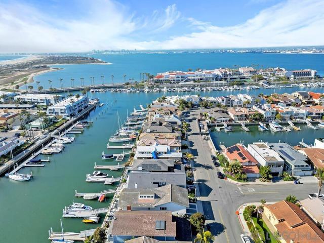 36 Admiralty Cross, Coronado CA: https://media.crmls.org/mediaz/53d977b1-ad76-4cfc-b4c7-c6a095e400bd.jpg