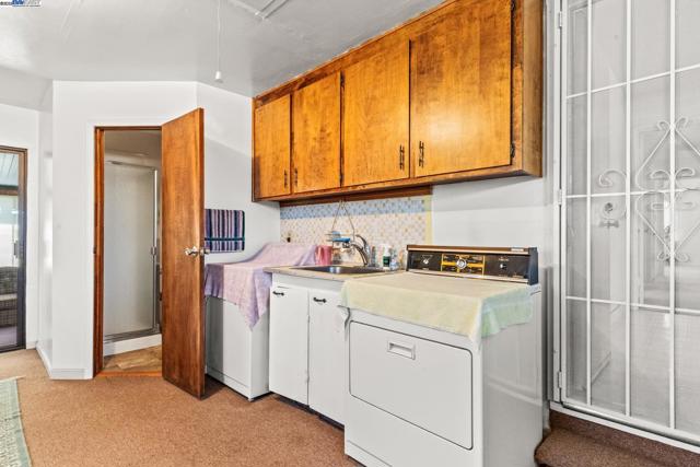 18289 Meekland Ave, Hayward CA: https://media.crmls.org/mediaz/53d9a6f2-c803-4a93-b109-c2bfabb4fad2.jpg