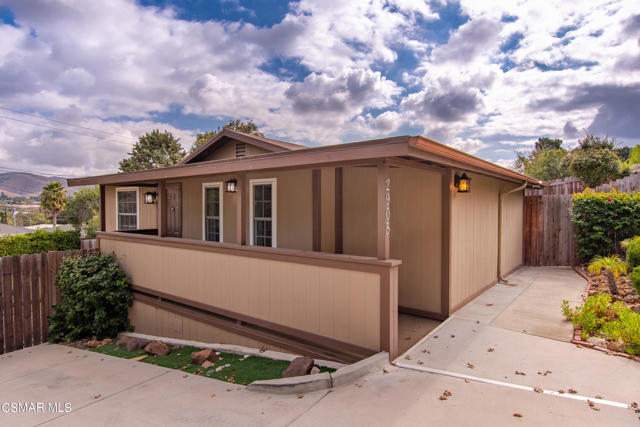 2905 Foothill Drive, Westlake Village CA: https://media.crmls.org/mediaz/53da78d7-e4c8-41fe-b5e3-f8e2ba1adc22.jpg