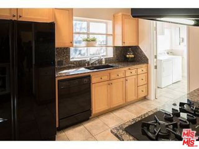 12430 Cumpston Street photo 15