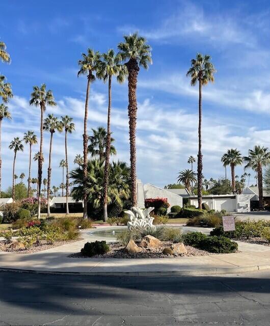 1730 Capri Circle, Palm Springs CA: https://media.crmls.org/mediaz/53db92c1-12a7-4439-a869-a00fa70e20cb.jpg