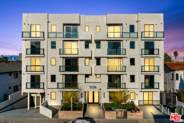 1226 S Bedford Street, Los Angeles CA: https://media.crmls.org/mediaz/53dba370-7703-43a9-9ebe-2d8c4f239b64.jpg