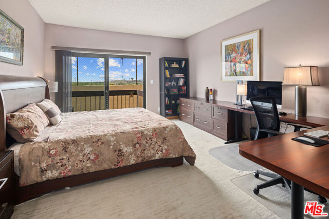 8180 Manitoba Street, Playa del Rey CA: https://media.crmls.org/mediaz/53dbe2aa-e1a5-4abb-8c7f-f5937cae3db2.jpg