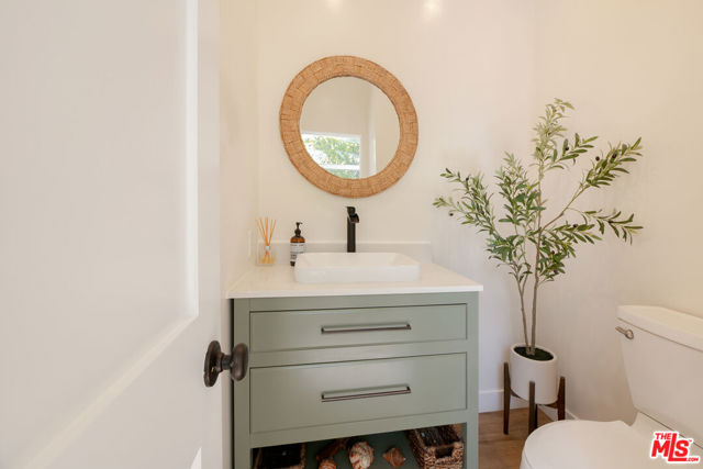 6308 Paseo Canyon Drive, Malibu CA: https://media.crmls.org/mediaz/53dbfcc0-a6fb-4905-af21-9518f181c2e2.jpg