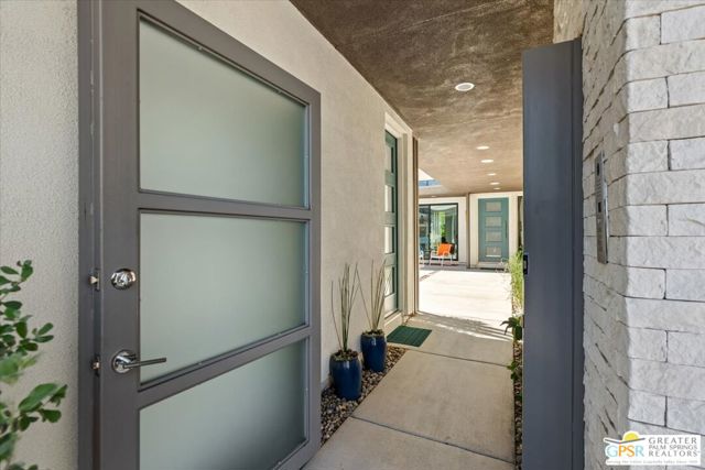 163 Blue Moon Drive, Palm Springs, CA 92262