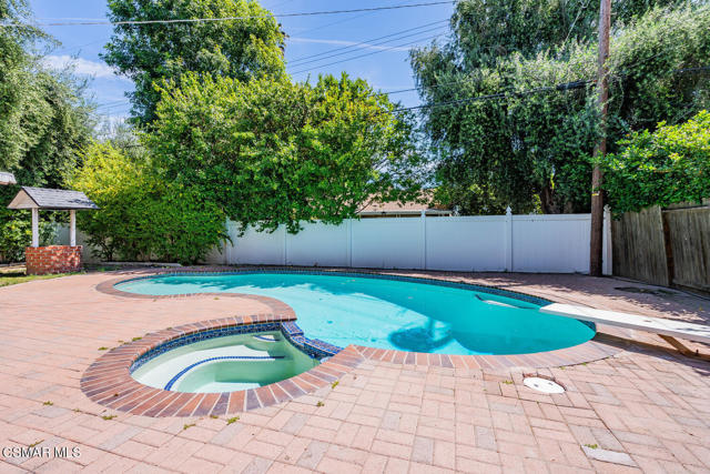 6714 Capistrano Ave Los-large-026-024-DS